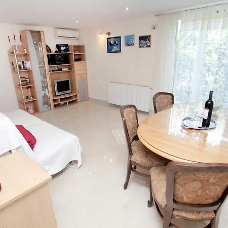 Διαμέρισμα Eva *