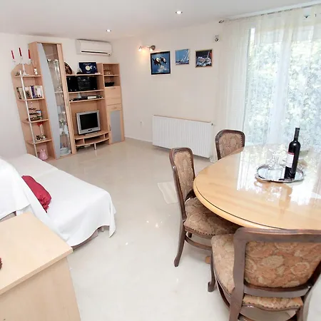 Apartament Eva *
